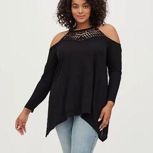 NEW! TORRID Open Shoulder Shark Bite Hem Top, Black, 3X, STUNNING!